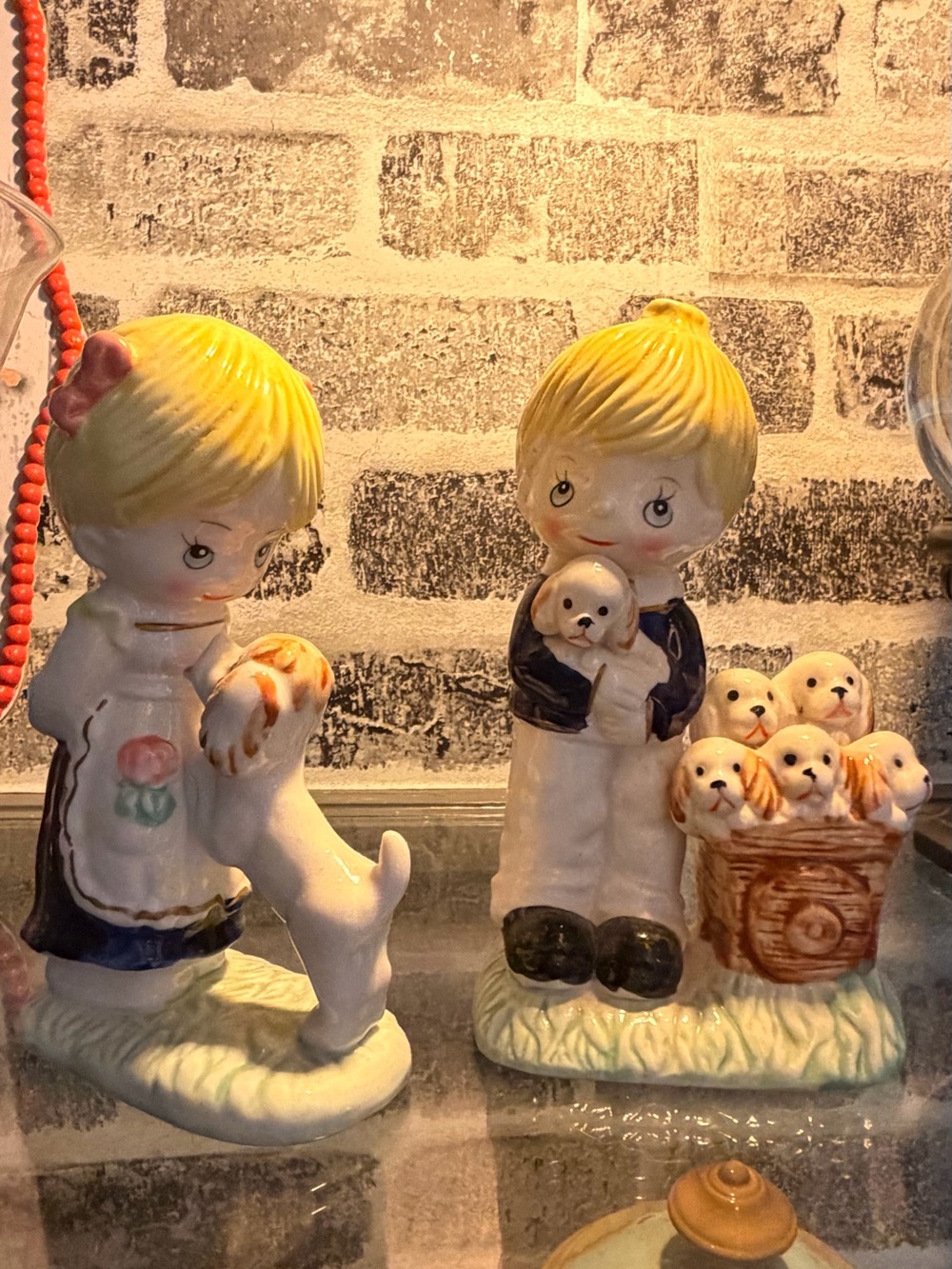Vintage-Style White and Yellow Ceramic Small Pets Figurine Set